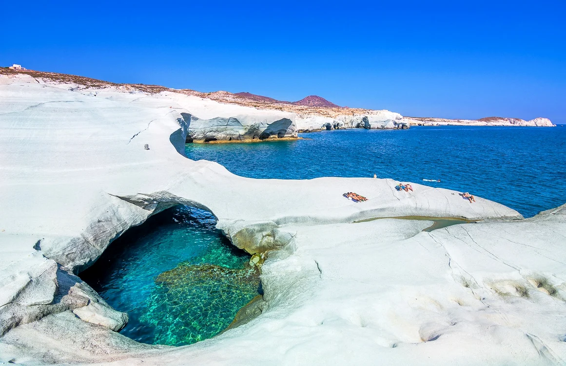 Plaja Sarakiniko, una dintre cele mai frumoase din lume