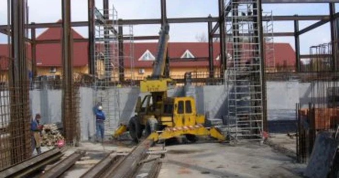 Lucrările au fost realizate în proporţie de 20%