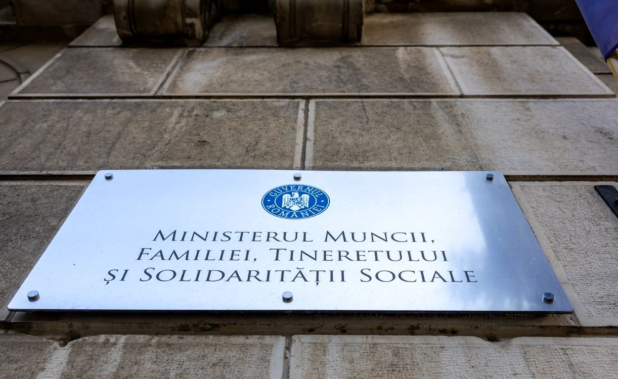 Mai multe organizații sindicale protestează marți, 25 august, în fața Ministerului Muncii. 