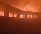 Incendiu puternic pe Calea Giulești  Ard 12 vagoane de tren dezafectate (3) jpg