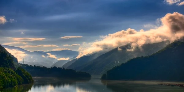 Vâlcea Lacul Brădişor Foto valceaturisticaro