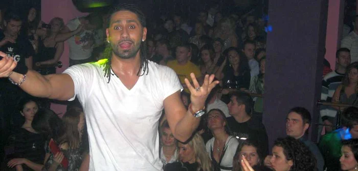 Connect-R a făcut show azi-noapte în Club Bora Bora