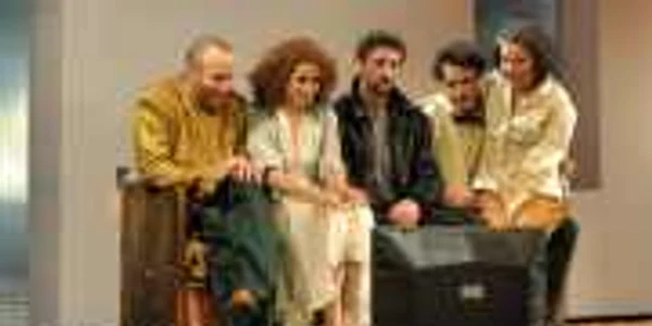 Fragment din piesa „Amărăștenii“. Foto Teatrul Toma Caragiu Ploiești