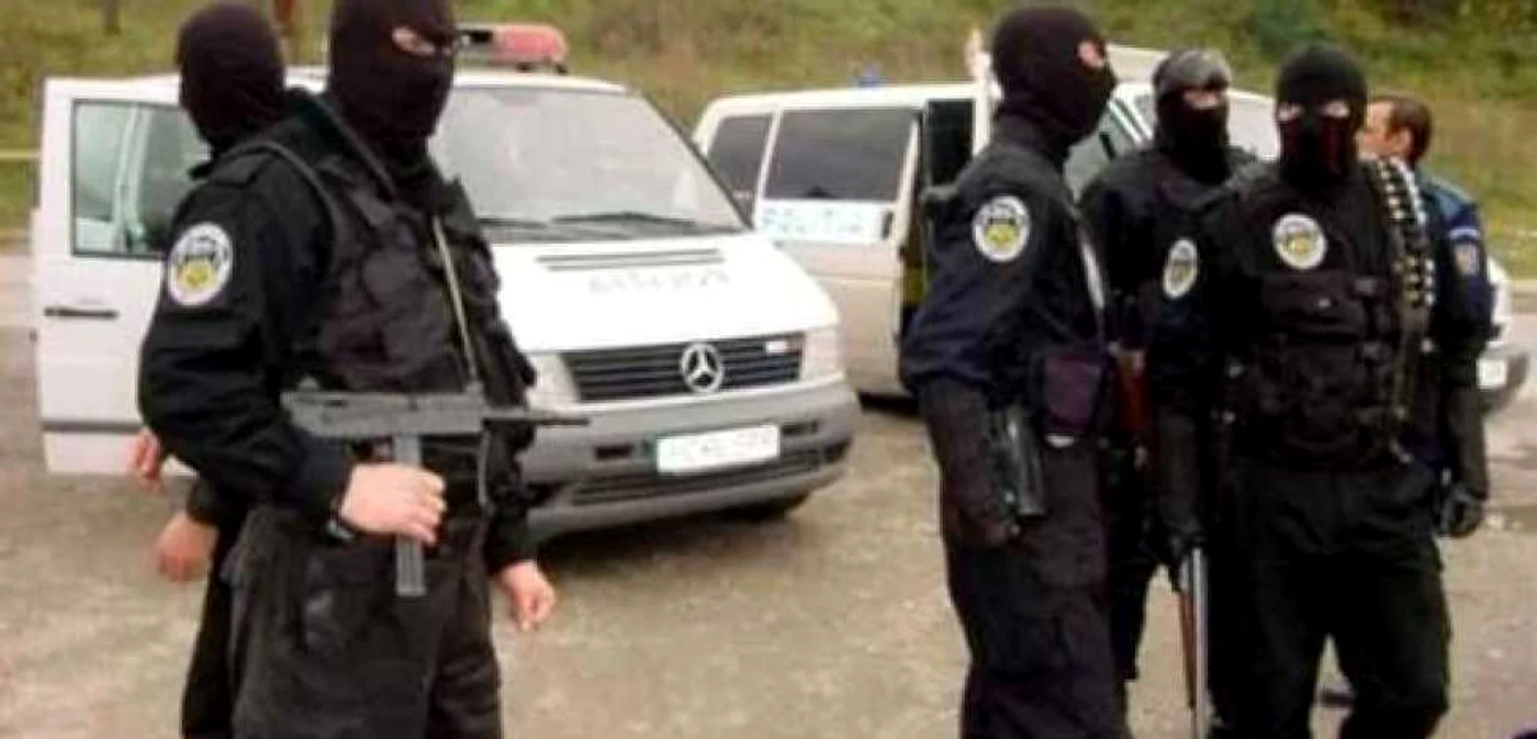 Polițiștii l-au prins pe urmăritul general SURSA Arhivă