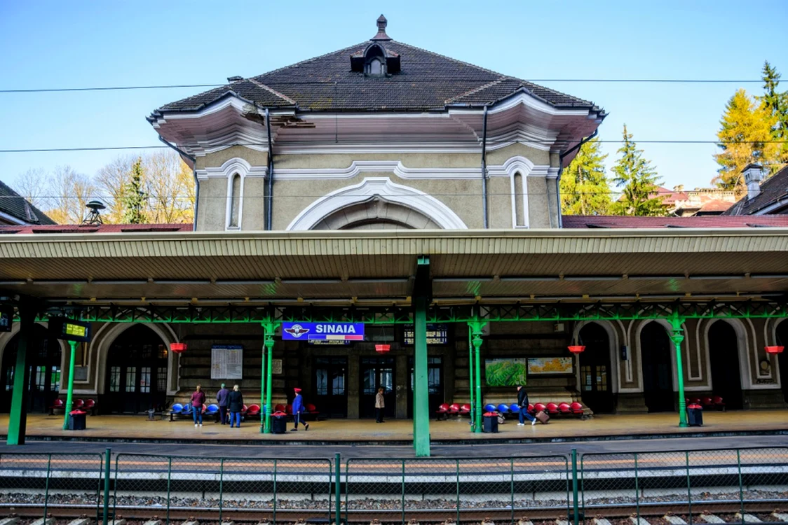 gara-sinaia-shutterstock