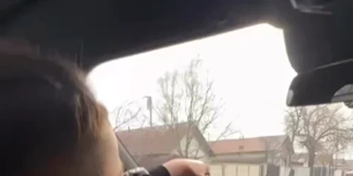 copil la volan mp4 thumbnail png