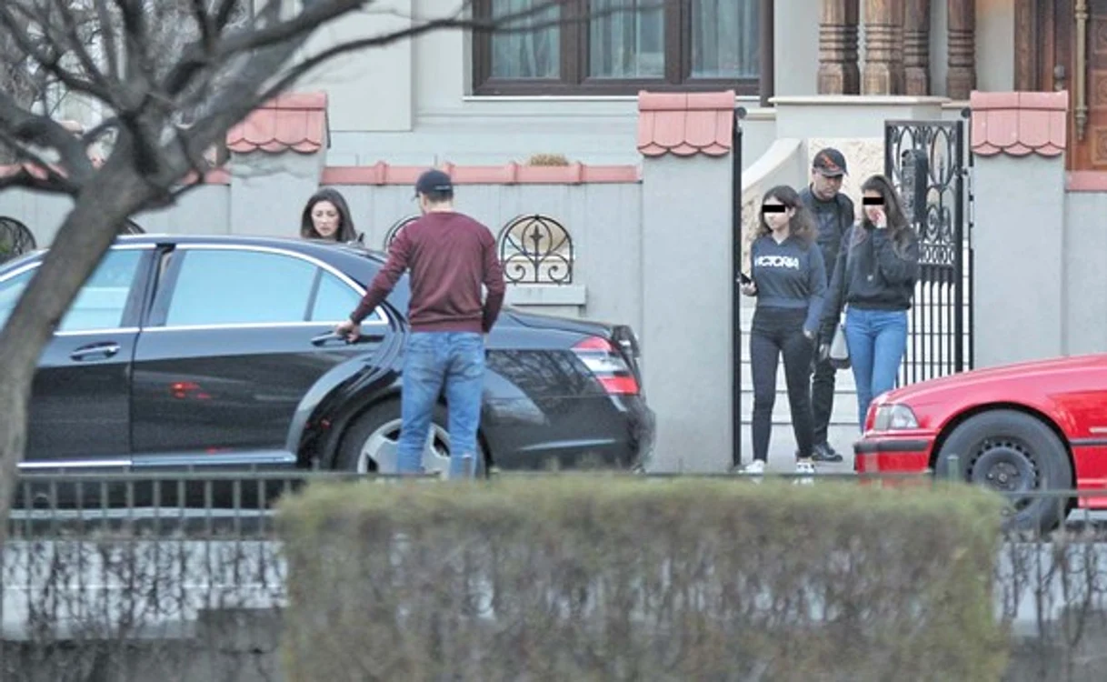 Remus Truică, împreună cu iubita și fiicele din prima căsătorie. Fotografii realizate în mai 2019