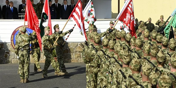 soldati voluntari unguri depun juramantul la budapesta in fata lui Viktor Orban Foto EPA EFE jpg