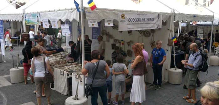 Standul de la Argilla-Italia al ceramiştilor hurezeni, vizitat de multi turisti