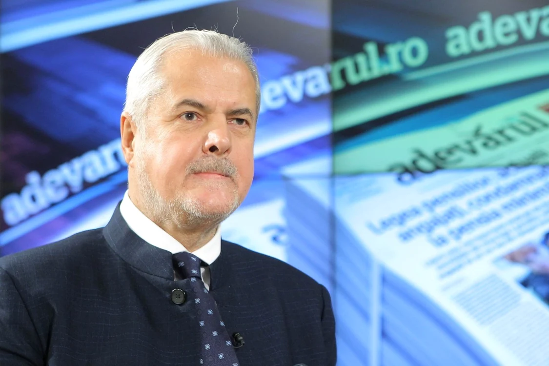 Adrian Năstase are 70 de ani.