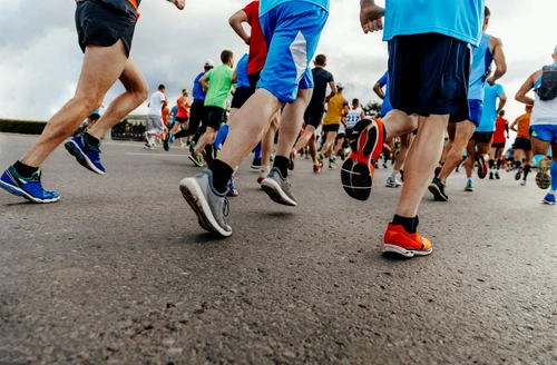 Studiu: Alergatul la maraton poate crește riscul de cancer de colon