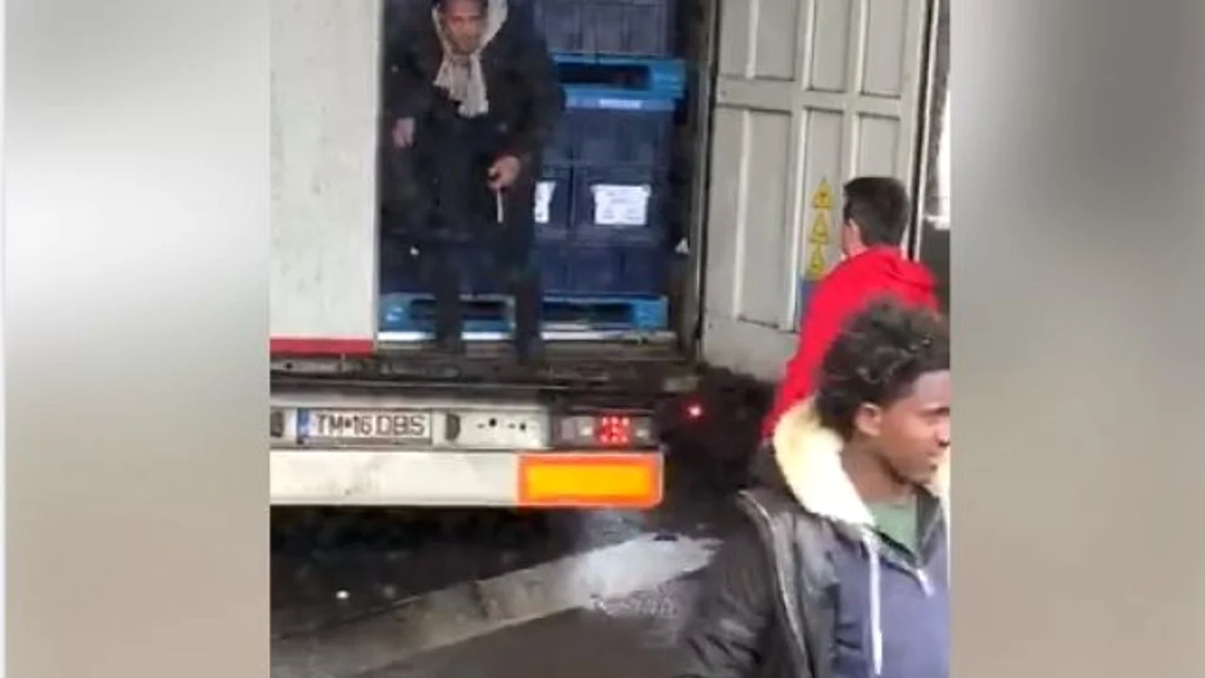 Cetăţenii turci erau ascunşi în remorca unui autotren FOTO / Arhivă