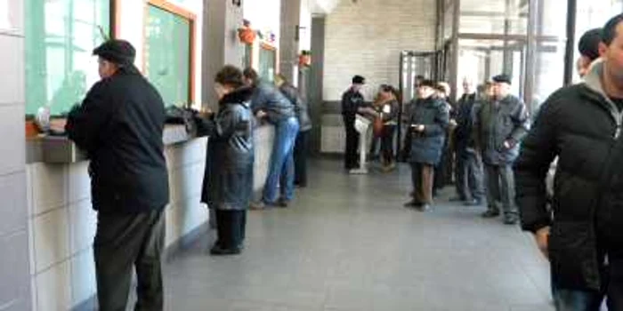 Ploieştenii vor plăti, în 2013, bani mai mulţi pentru taxe şi impozite. FOTO: Adevărul Ploieşti