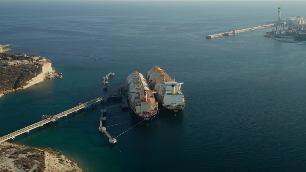 Acord strategic UE-SUA: Importuri energetice de 750 de miliarde de dolari până în 2028. Europa va continua și tranziția verde