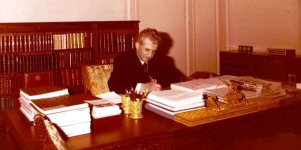 ceausescu scrie
