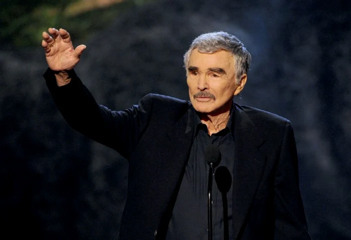 Burt Reynolds a câştigat
un premiu Emmy şi un Glob de Aur pentru rolul său din sitcomul
„Evening Shade“ FOTO AFP