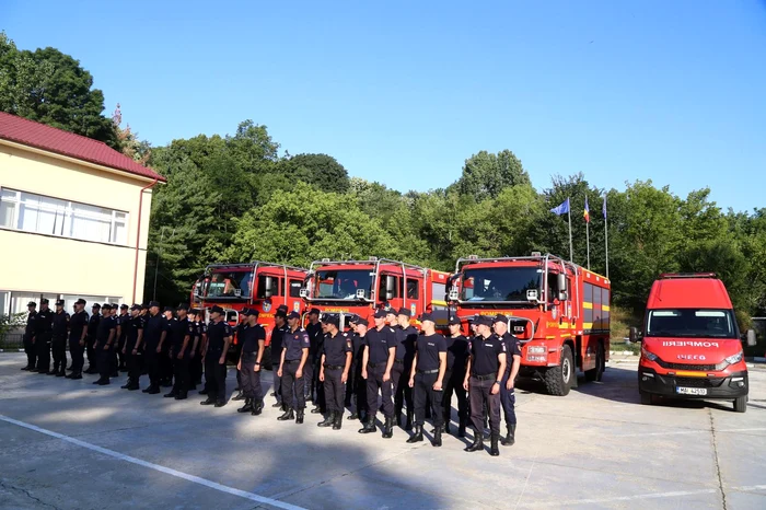 Pompierii trimiși în Grecia pentru a ajuta la stingerea incendiilor FOTO gov.ro