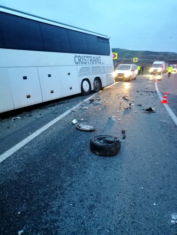 În urma accidentului o persoană a fost grav rănită FOTO ISU Vaslui