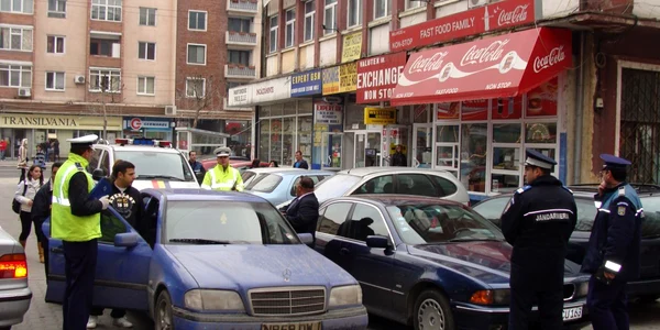 Râmnicu Vâlcea: Jandarmi şi poliţişti în centrul Râmnicului