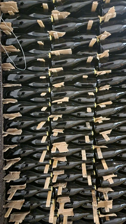 Procesul prin care trece vinul spumant durează peste 13 luni FOTO: Ovidiu Oprea