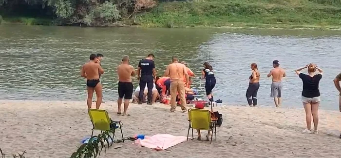 O femeie a murit înecată în Timiș. FOTO opiniatimisoarei.ro