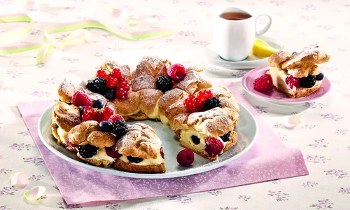 tort choux cu fructe de padure jpeg