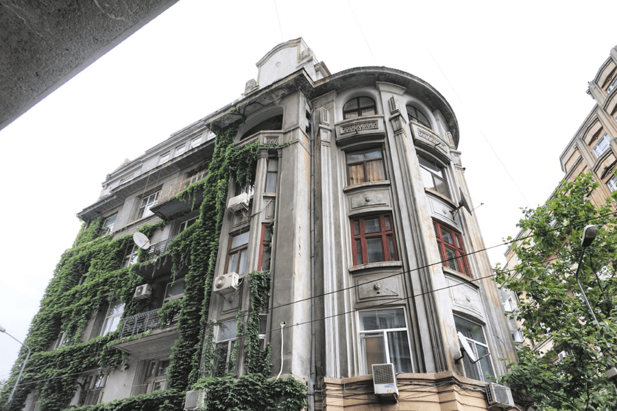 Un bloc din București, construit în perioada interbelică, va fi restaurat cu bani europeni