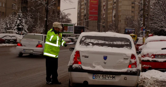 Poliţiştii argeşeni, campioni la "săltat" permise
