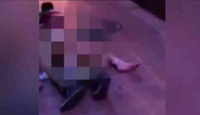 
    Un băiat şi o fată au făcut sex pe stradă în staţiunea Magaluf din Mallorca. În câteva zile au devenit celebri pe Internetcaptură video  