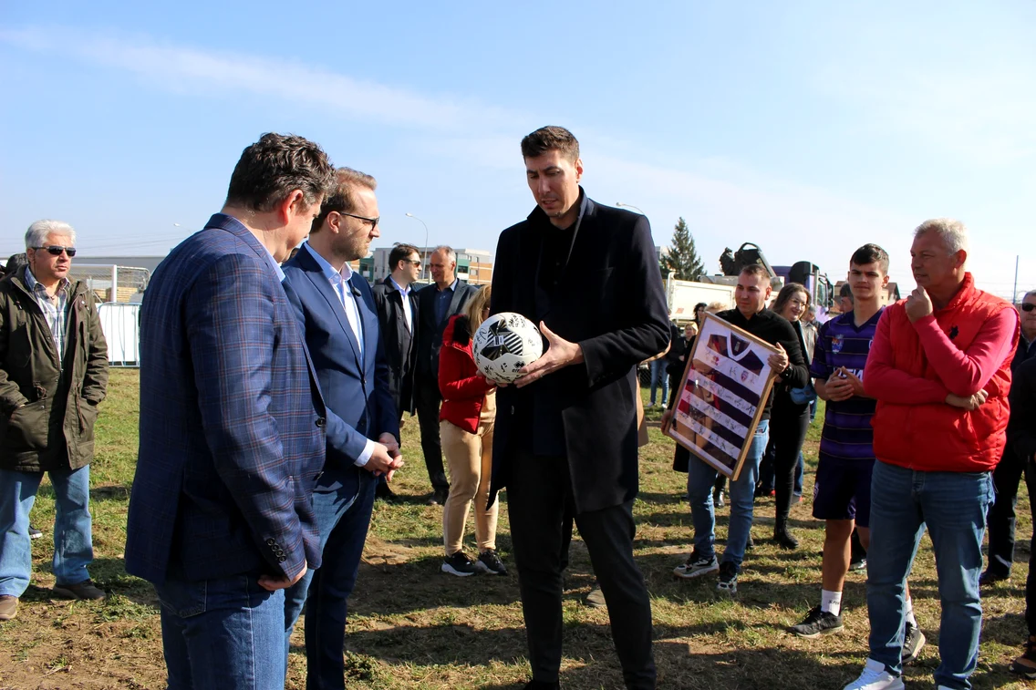 A ]nceput construc'ia stadionului Eroii Timișoarei FOTO Politehnica