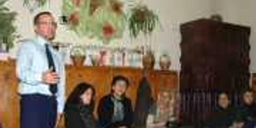Poliţiştii i-au consiliat pe părinţi şi profesori