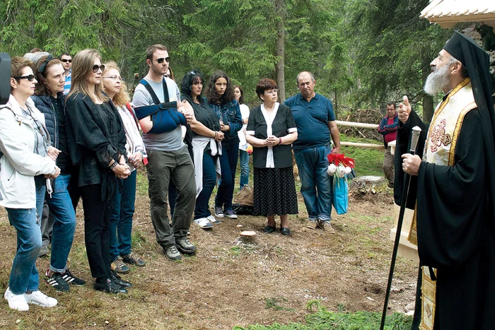 
    Romaniţa a participat şi în vara anului trecut la o slujbă de pomenire în Munţii ApuseniFoto: Mediafax  