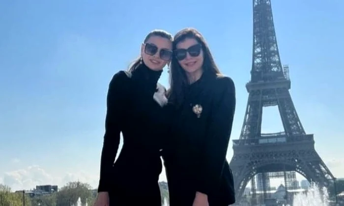1 surorile ramona gabor si monica gabor la paris cu mr pink 1 jpg jpeg