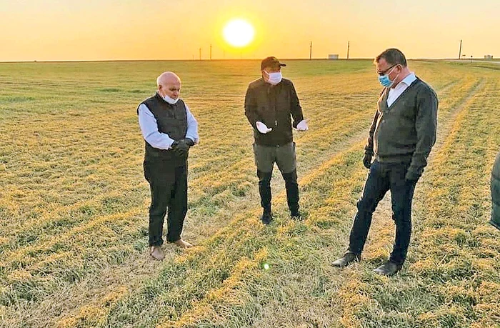 Ministrul Adrian Oros, la o întâlnire cu fermierii care se confruntă cu probleme