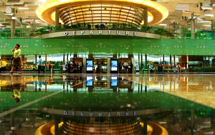 Aeroportul Internaţional Singapore Changi (SIN) . FOTO: Builders Magazine