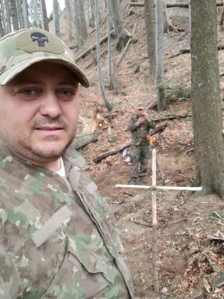 Osemintele unor soldați din Primul Război Mondial, găsite într-o pădure din Bacău. Au fost descoperite de un detectorist FOTO