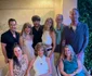 La 93 de ani, Joan Collins își sfidează vârsta
