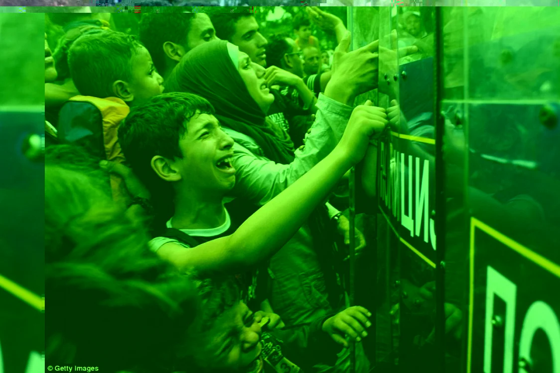Nivelul dezbaterii publice e deplorabil, ireverenţios şi rasist de-a dreptul, cu scuza că suntem într-un pericol de moarte.