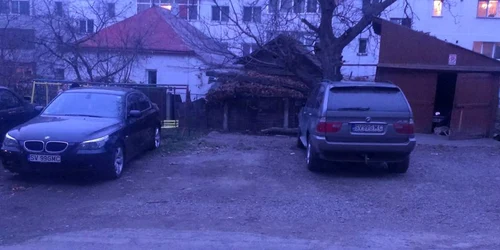 Maşini cu numere identice