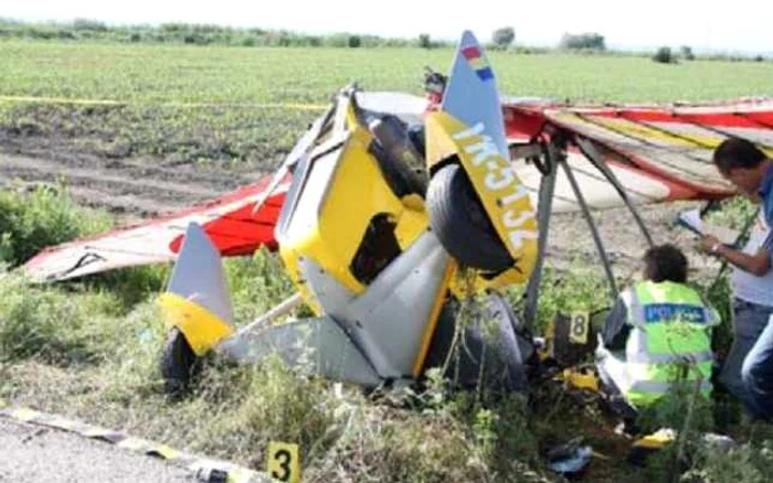 ImagImagine de la accidentul aviatic din mai 2016 de la Brăila FOTO CIASine