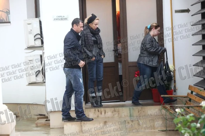 Daniela Gyorfi şi George Tal, la capela Sfântul Nectarie (Foto: Sever Gheorghe)