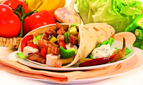 salata de curcan in lipie jpeg