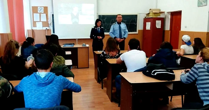 Discuţii interactive cu poliţiştii FOTO IPJ Călăraşi