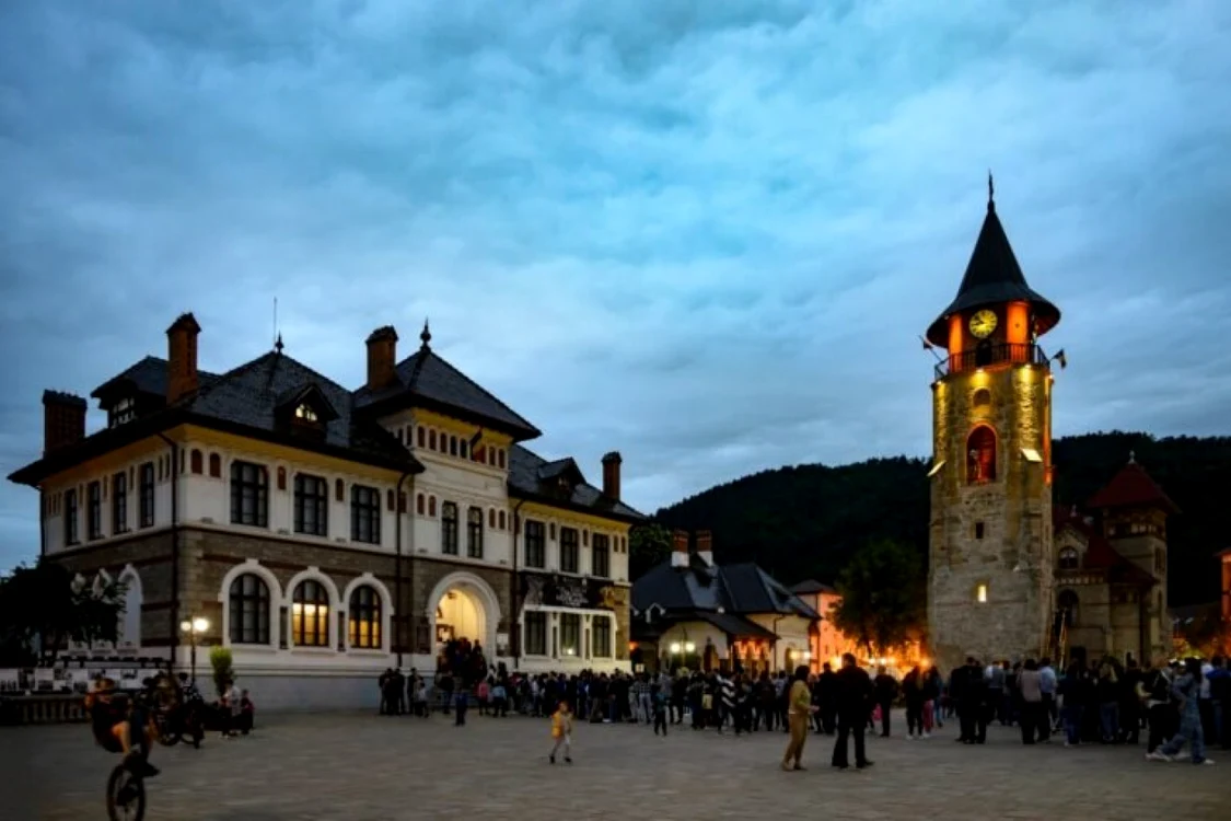Muzeul de Artă şi Turnul lui Ştefan au fost asaltate de vizitatori FOTO CMN Neamţ