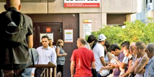 Serviciul se adresează tuturtor românilor care se află la muncă în Spania dar şi celor din ţară