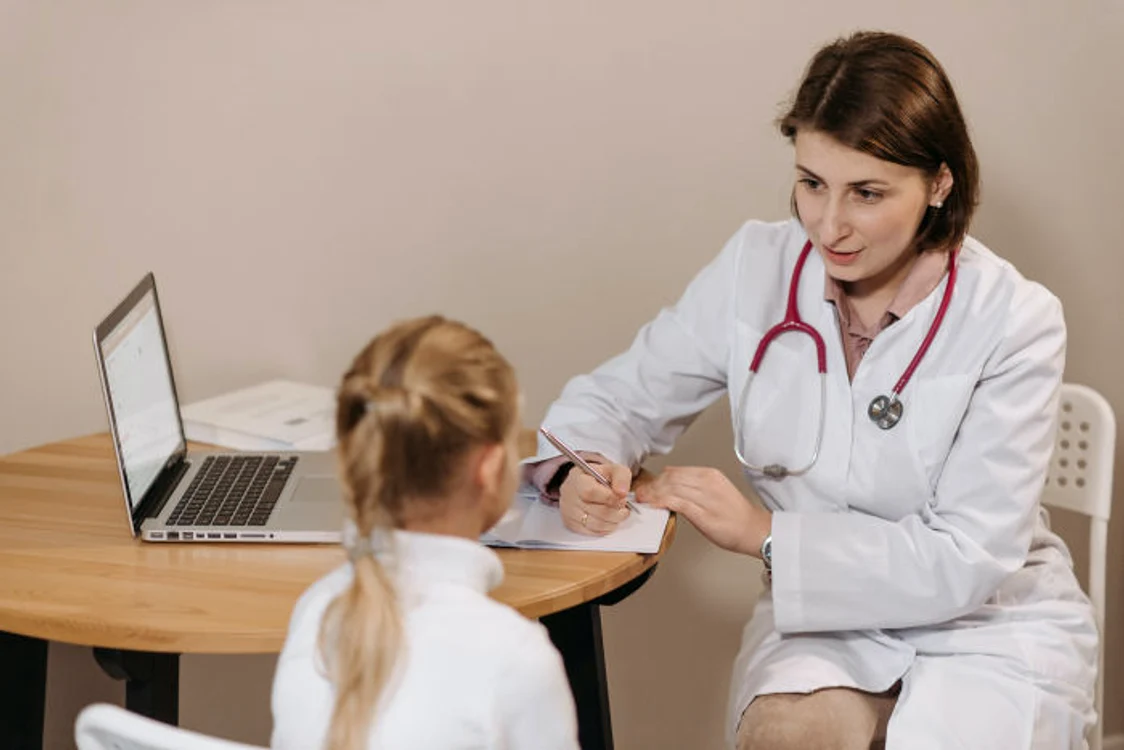 copil la medic jpg