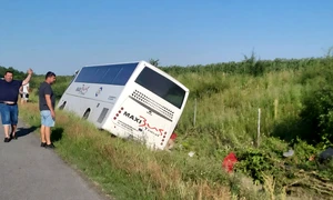 accident autocar rasturnat A2 calarasi foto isu calarasi jpg