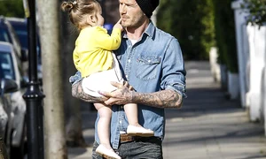 David Beckham si Harper (FOTO: TNYF/WENN com) jpeg