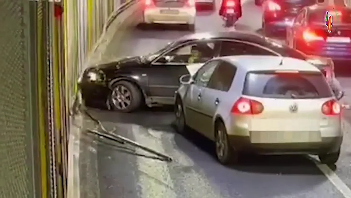 Accidentele s-au ținut lanț în Pasajul Unirii FOTO Facebook D.Băluță