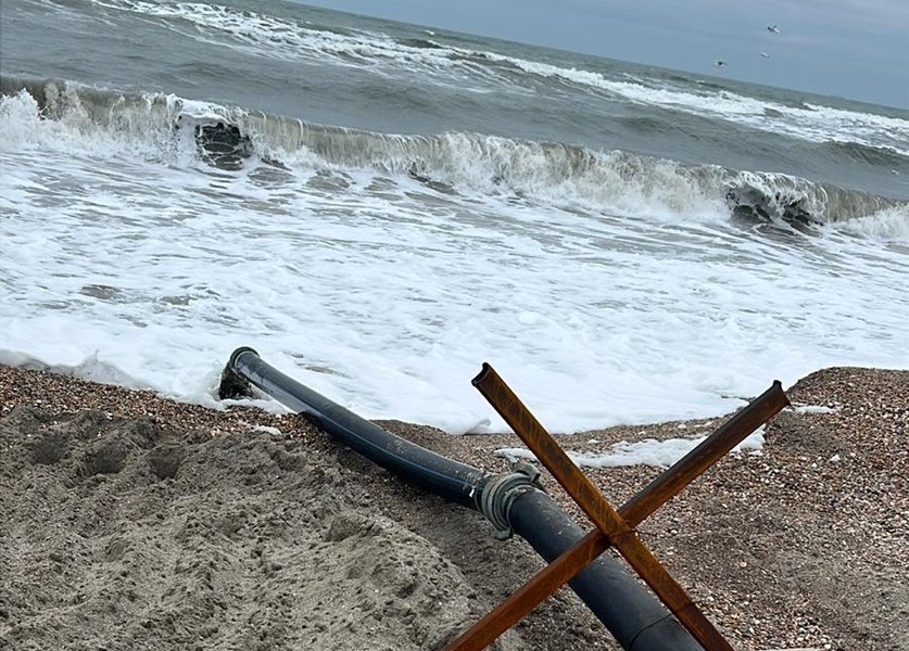 Sesizarări privind evacuarea în Marea Neagră a unor ape de la fundaţia unei clădiri în construcţie din Mamaia. Ce s-a constatat